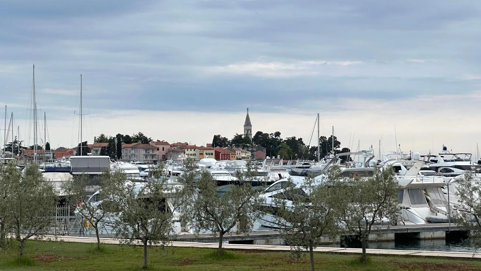 Holiday home Villa Mona-Haus Mit Privatpool In Novigrad Mit Meerblick, Privatem Parkplatz Und Wallbox Croatia